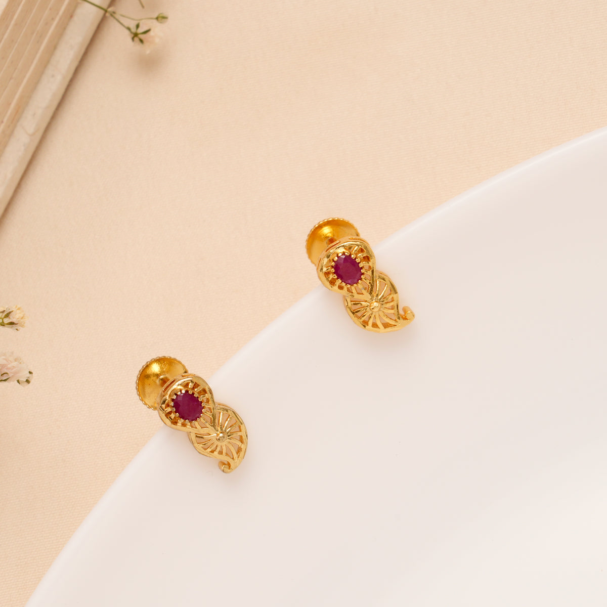 Classic Heritage Ruby Pendant Necklace Set