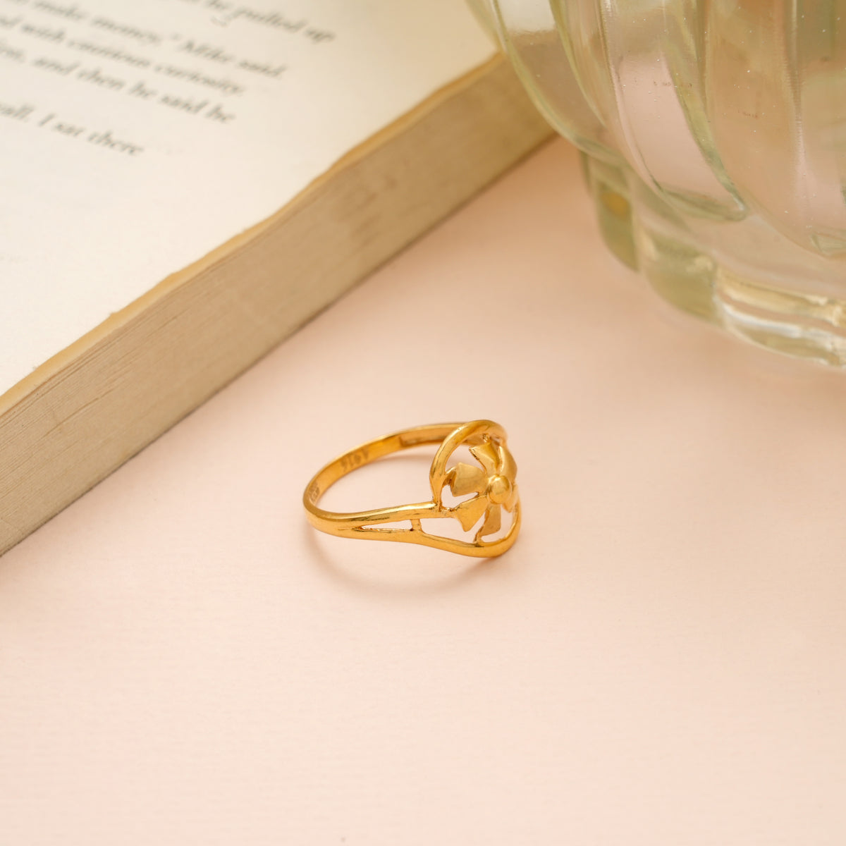 Beautiful Sun Flower with Stone Gold Ring
