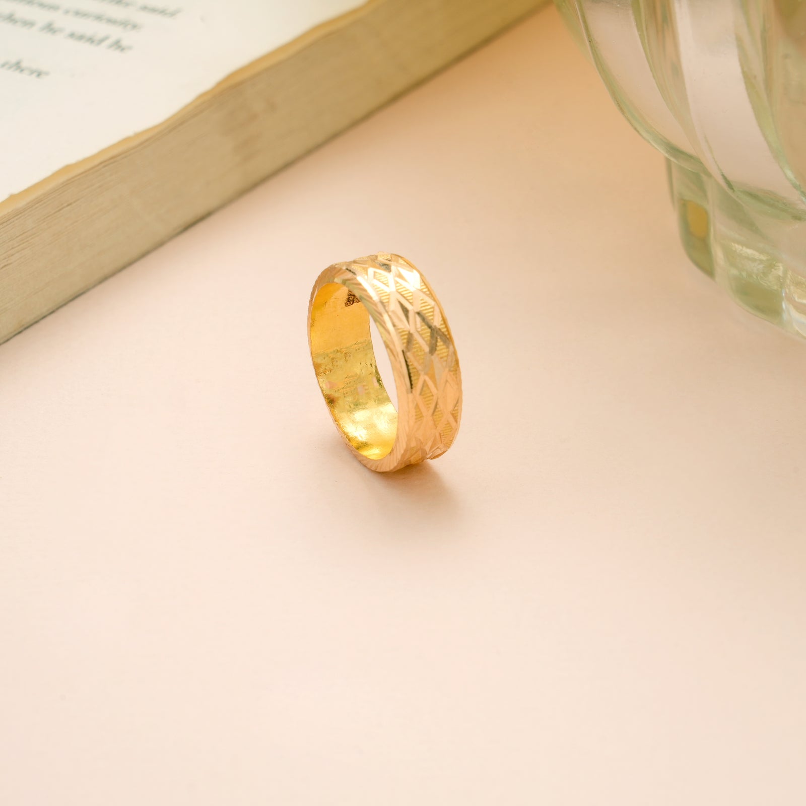Crisscross Pattern Gold Bold Ring