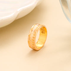 Modern Groove Design Gold Band Ring