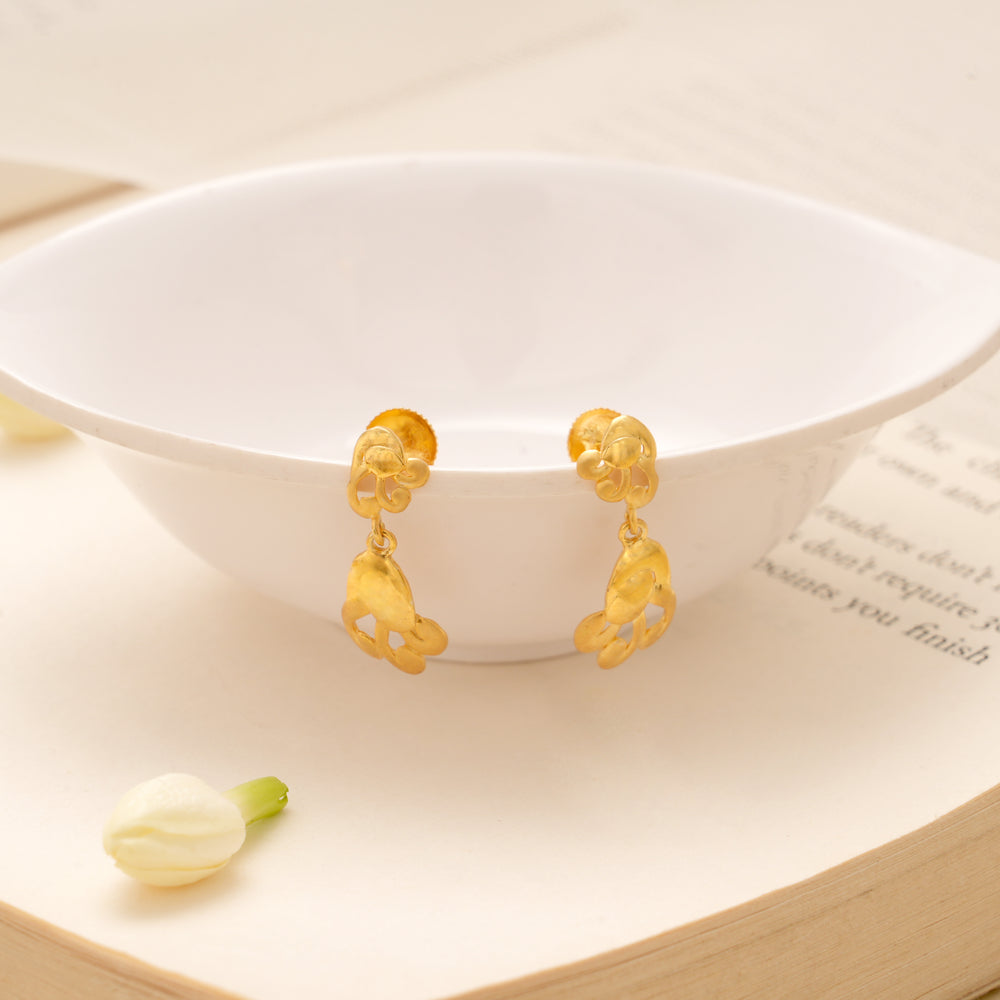 Pretty Floral Design Golden Earring