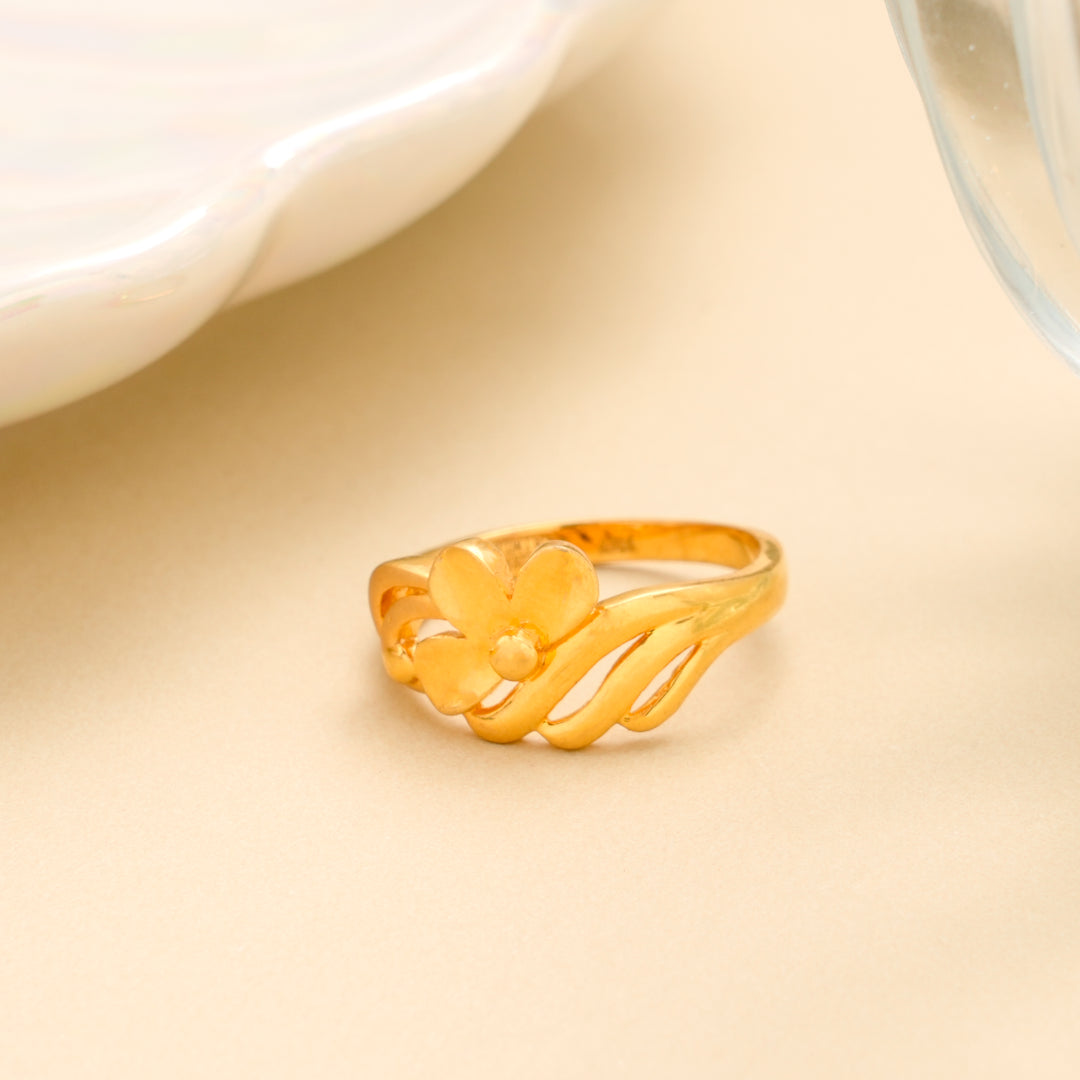 Stylish Floral Curve Gold Ring