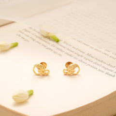 Abstract Knot Design Golden Stud