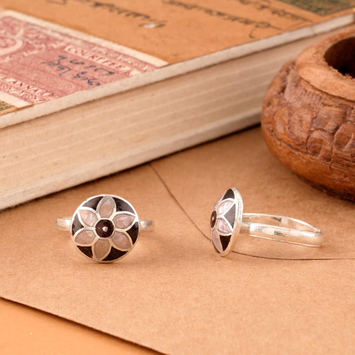 Flower Pattern Enamel Silver Toe Ring