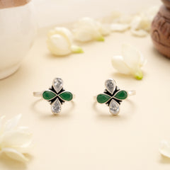 Emerald Petal Shine Antique Silver Toe Ring