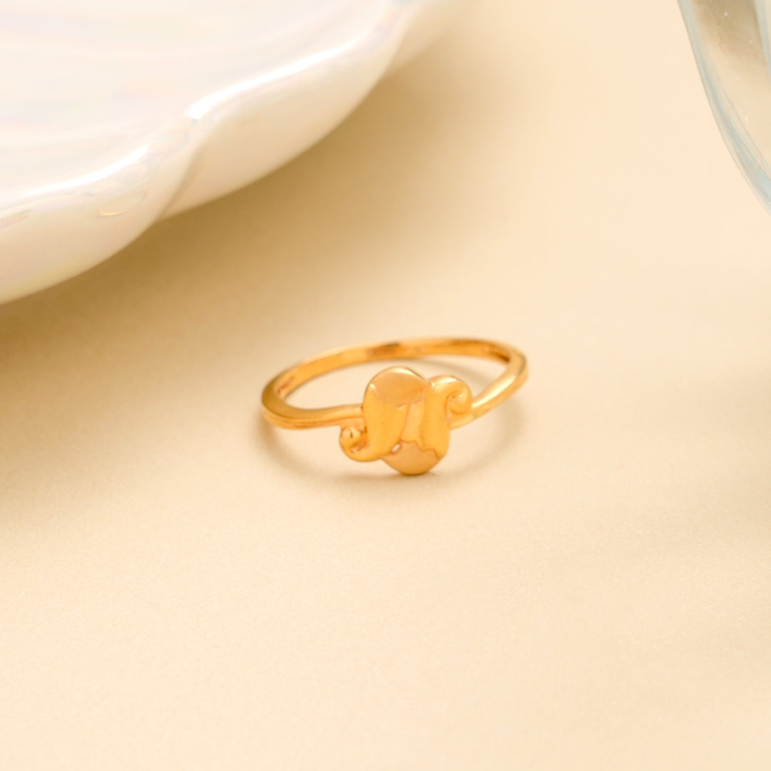 Elegant Wave Pattern Gold Ring