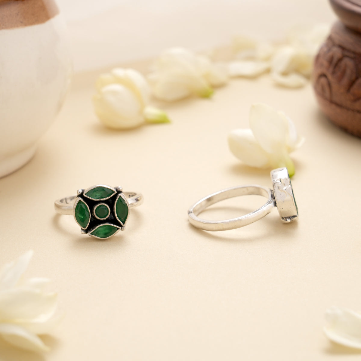 Emerald Shine Circle Silver Toe Ring