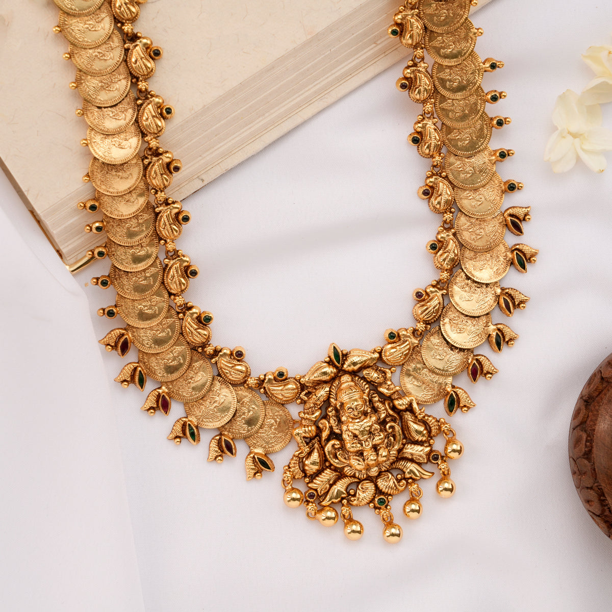 Divine Lakshmi Nagas Golden Kasumalai