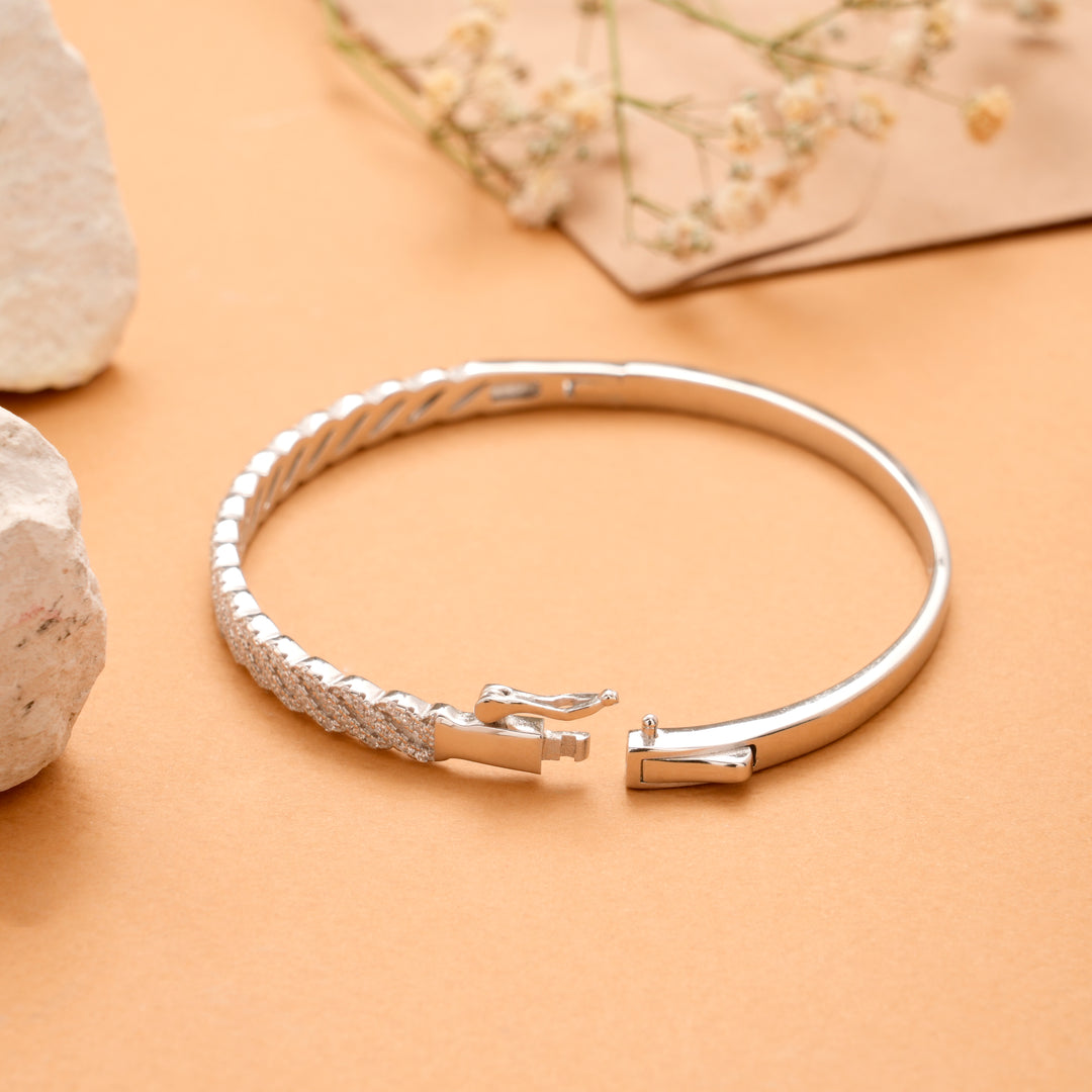 Minimalist Twist Braided Silver Kada