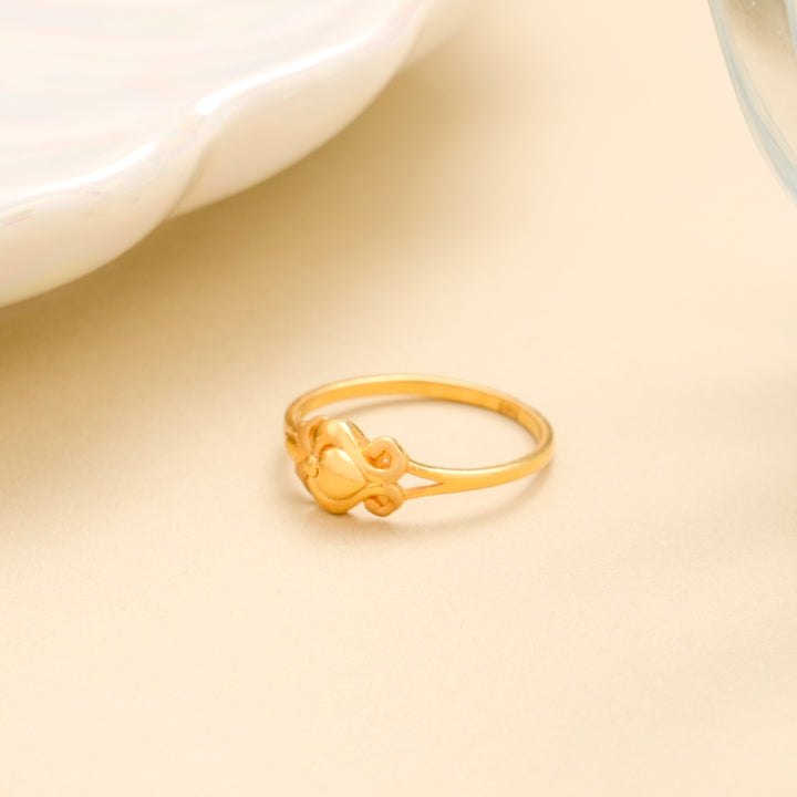 Cute Heart Motif Gold Ring