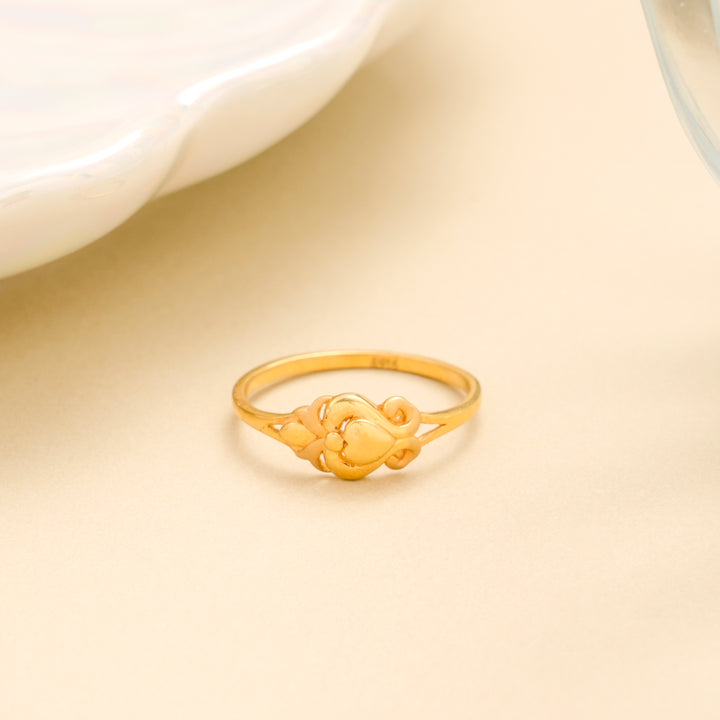 Cute Heart Motif Gold Ring