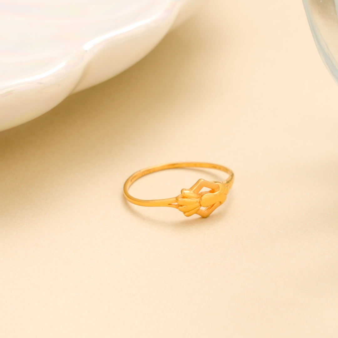 Geometric Curved Pattern Gold Ring