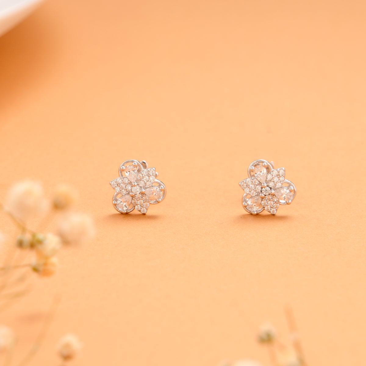 Tri Leaf Stone Pattern Silver Stud