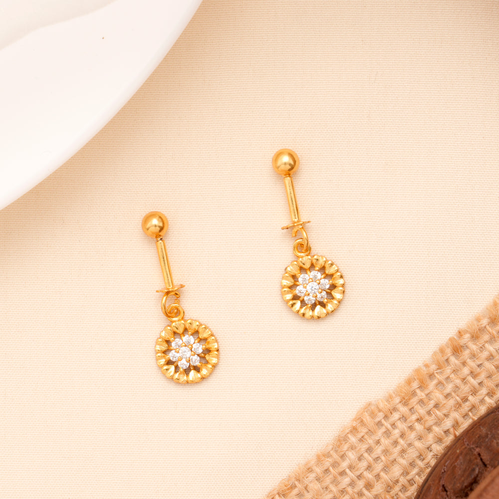 Classic Flower Pattern White Stone Golden Koppu