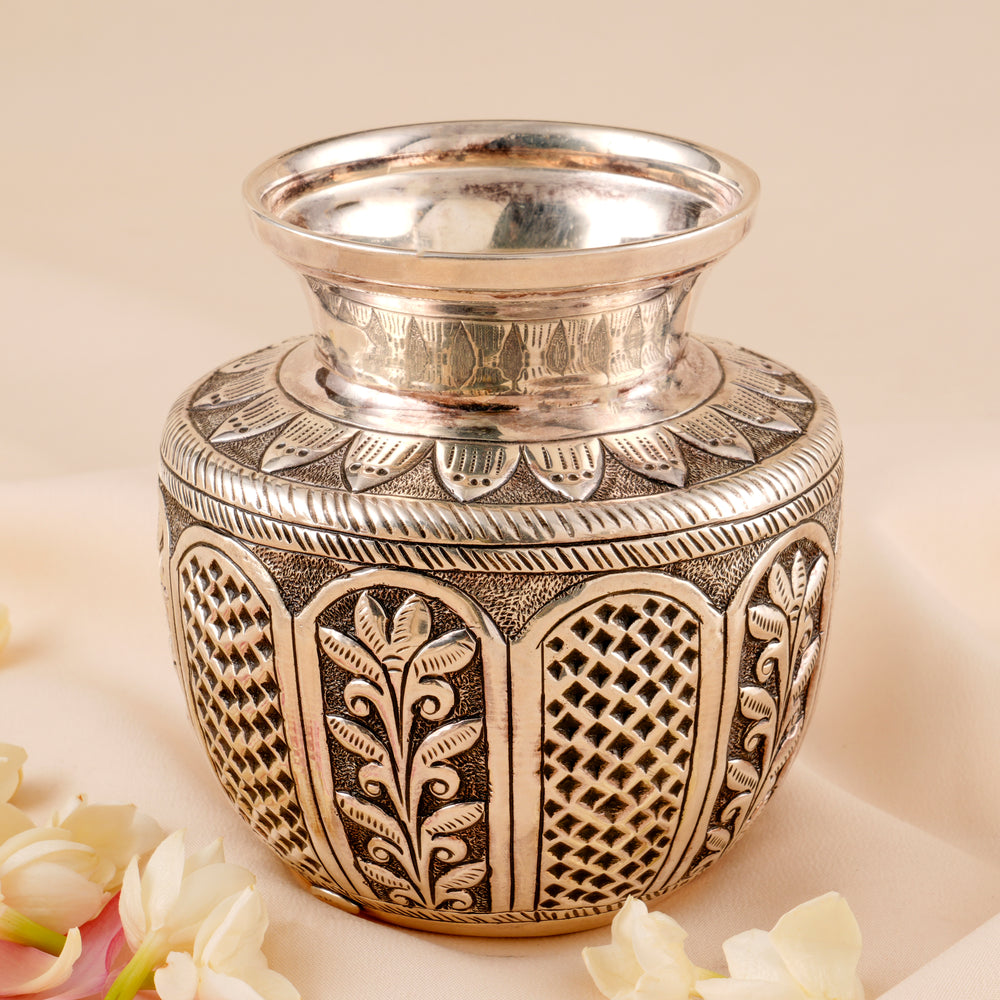 Leaf Design Antique Silver Chombu