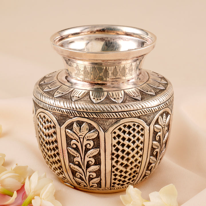 Leaf Design Antique Silver Chombu