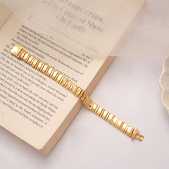 Textured Link Design Men’s Golden Bracelet
