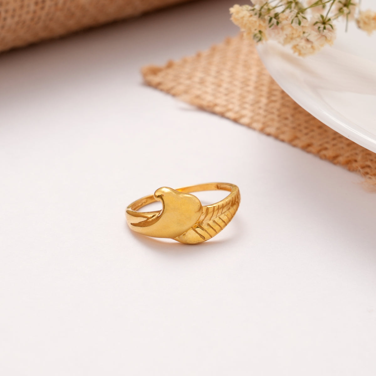 Floral Leaf Pattern Golden Ring