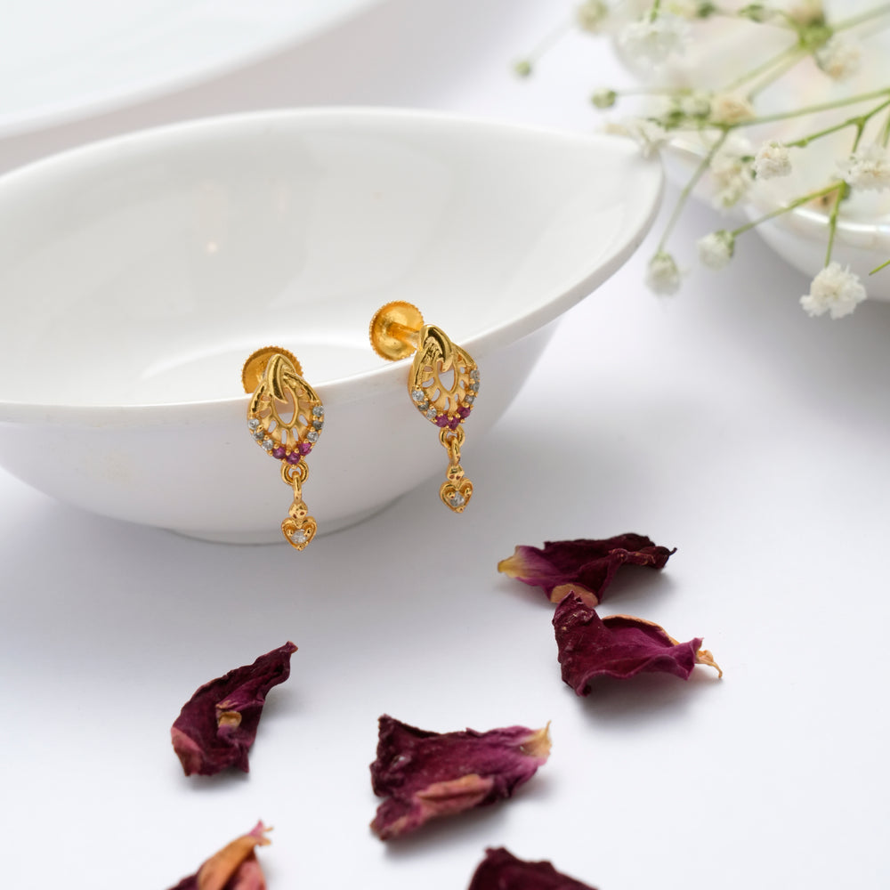 Elegant Leaf Heart Drop Golden Earring