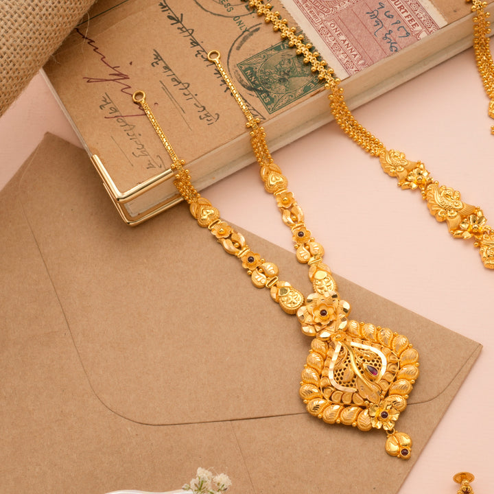 Blossom Design Mango Leaf Gold Necklace