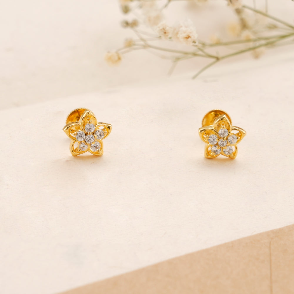 Elegant Flower Design Casting Golden Earring