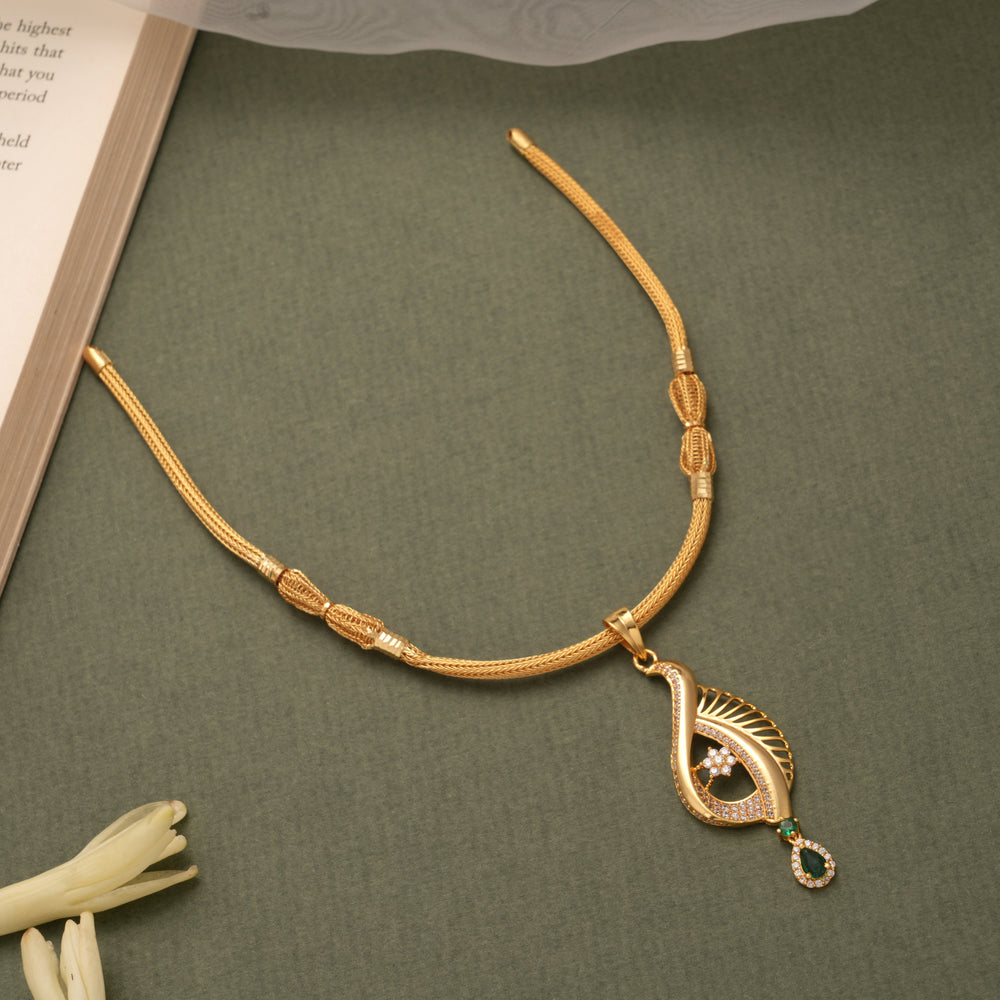 Royal Paisley Leaf Design Golden Necklace