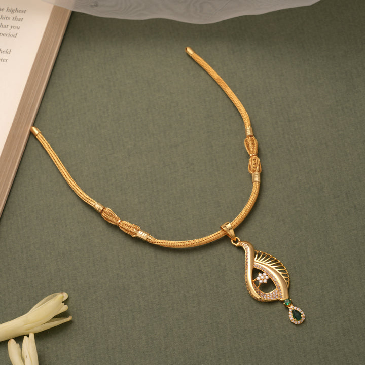 Royal Paisley Leaf Design Golden Necklace