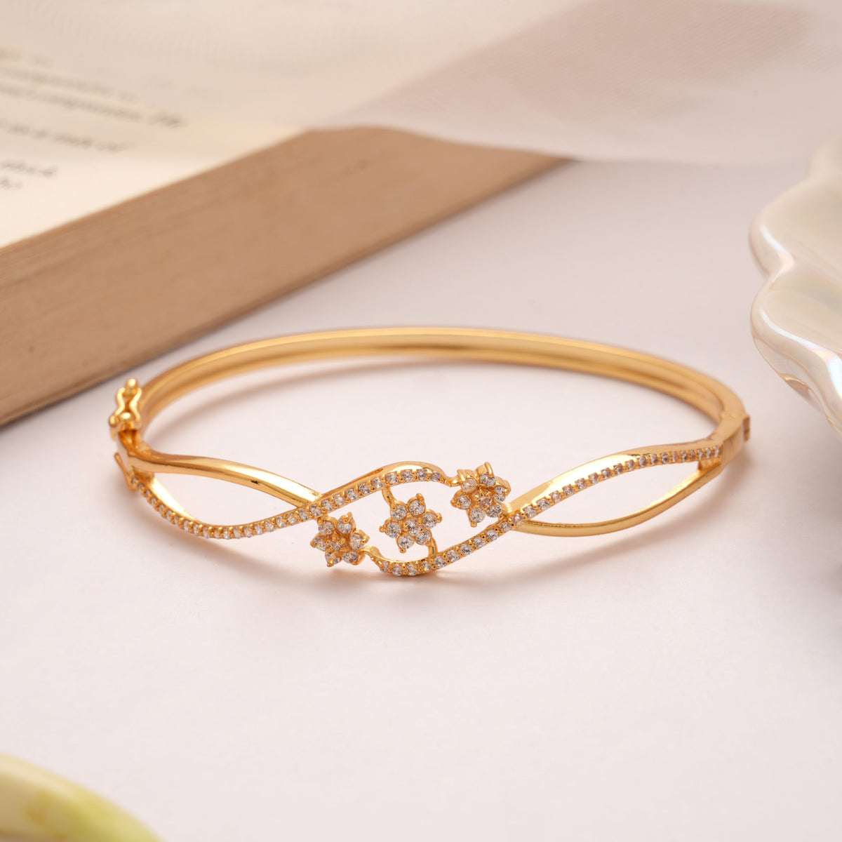 Trendy Triple Floral Curve Design Golden Kada