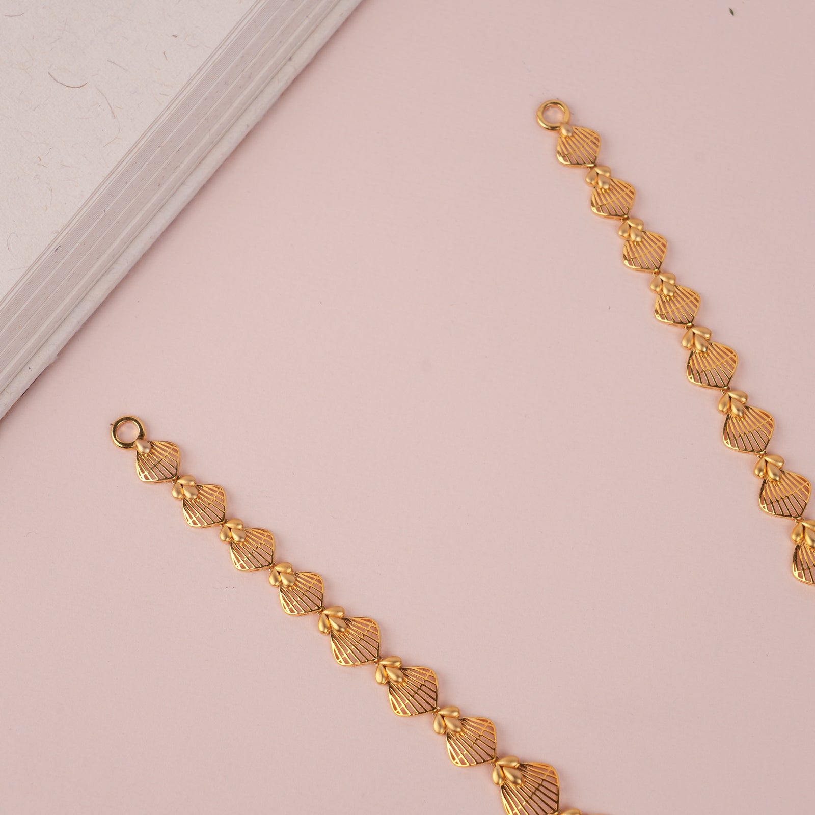 Trendy Triangular Pattern Casting Gold Haram
