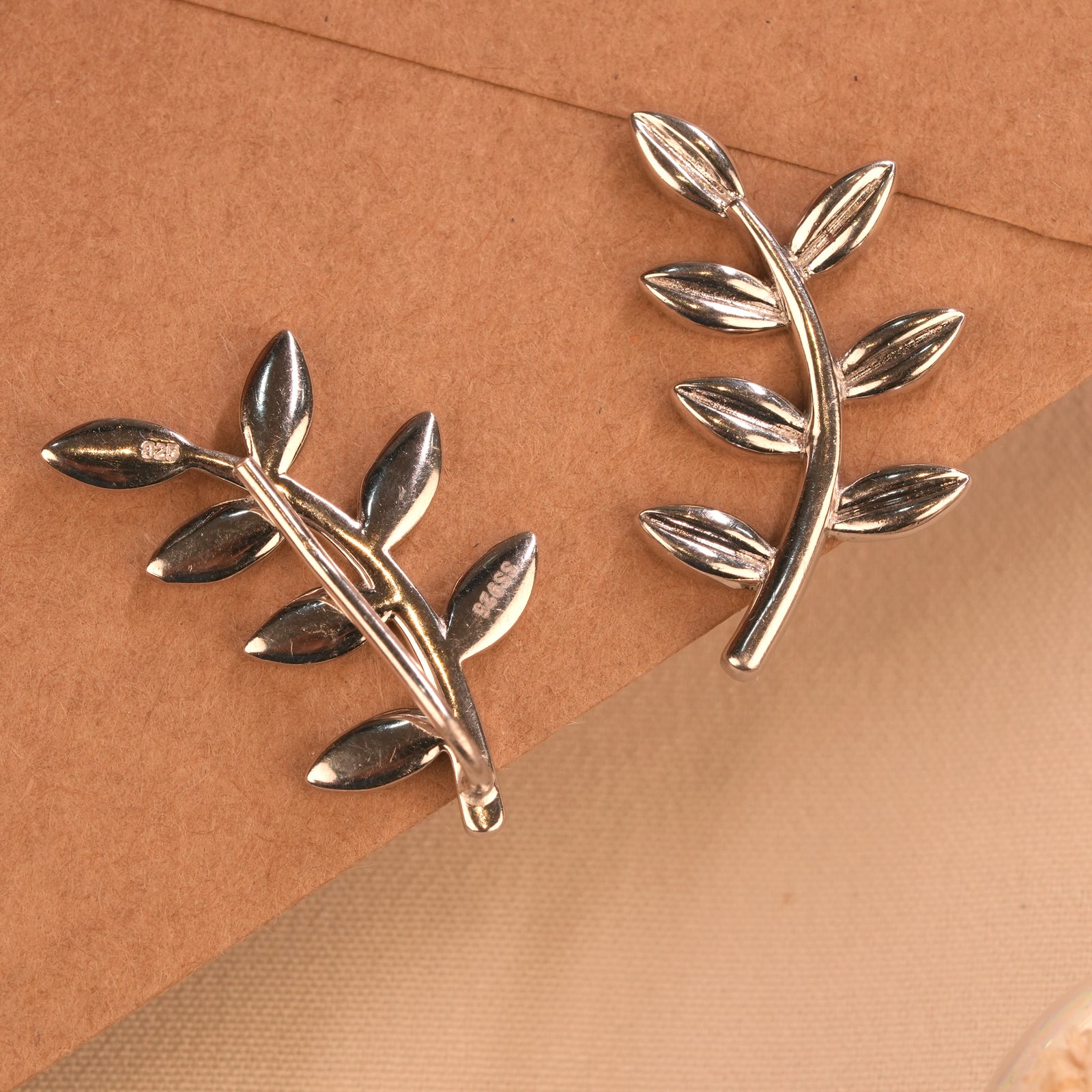 Elegant Leaf Silver Vine Ear Stud