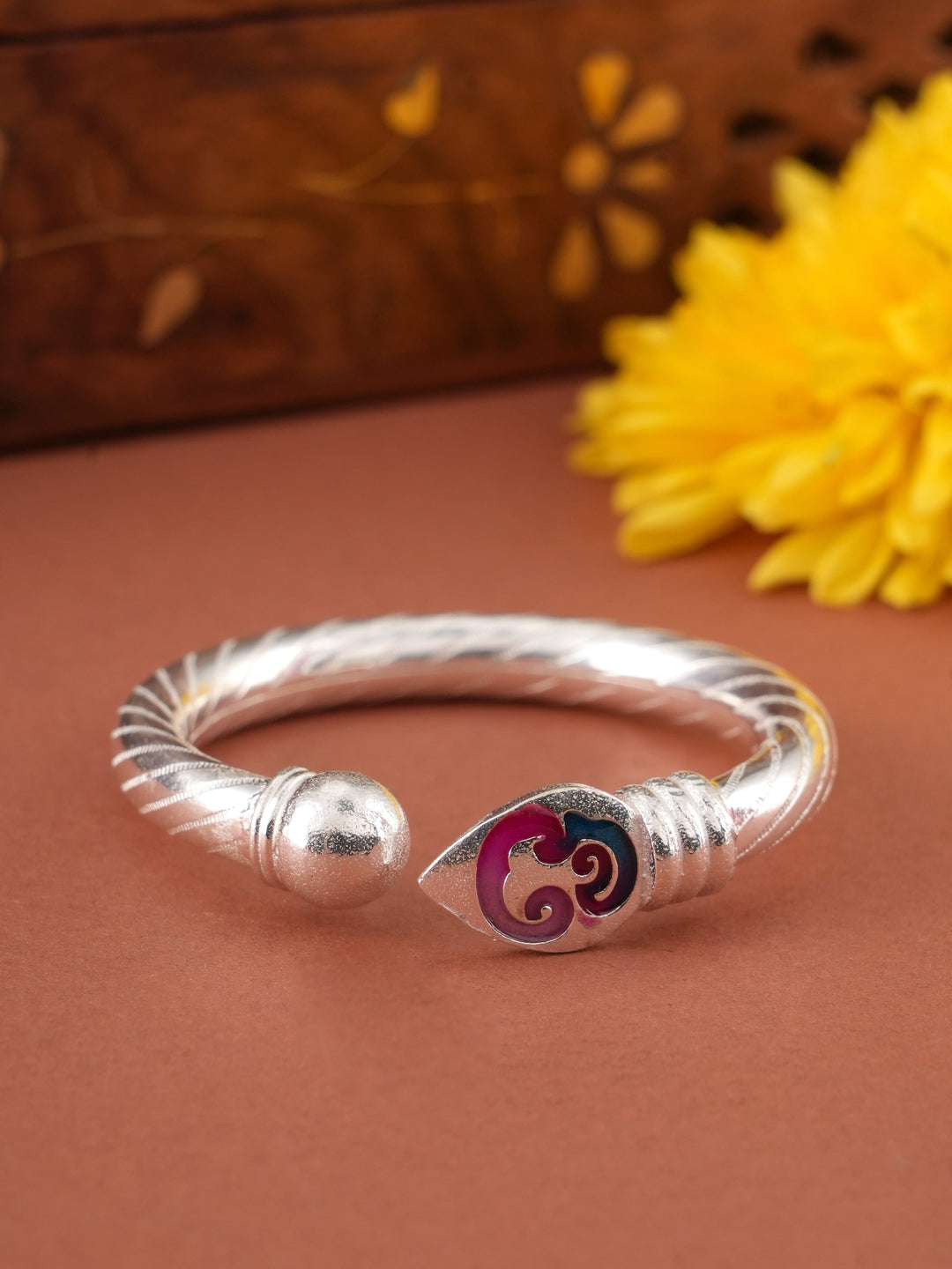 Om with Ball Design Silver Kappu