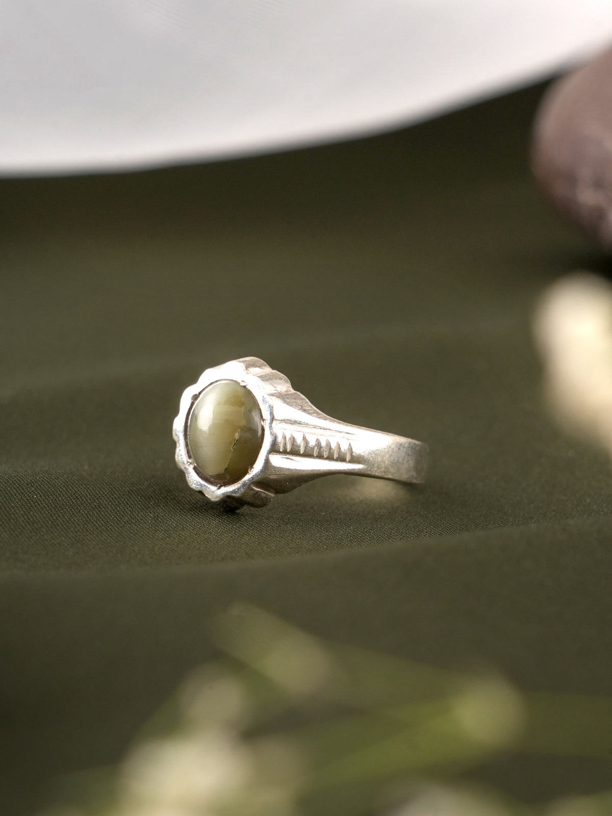 Gemstone Oval Cat Eye Silver Ring