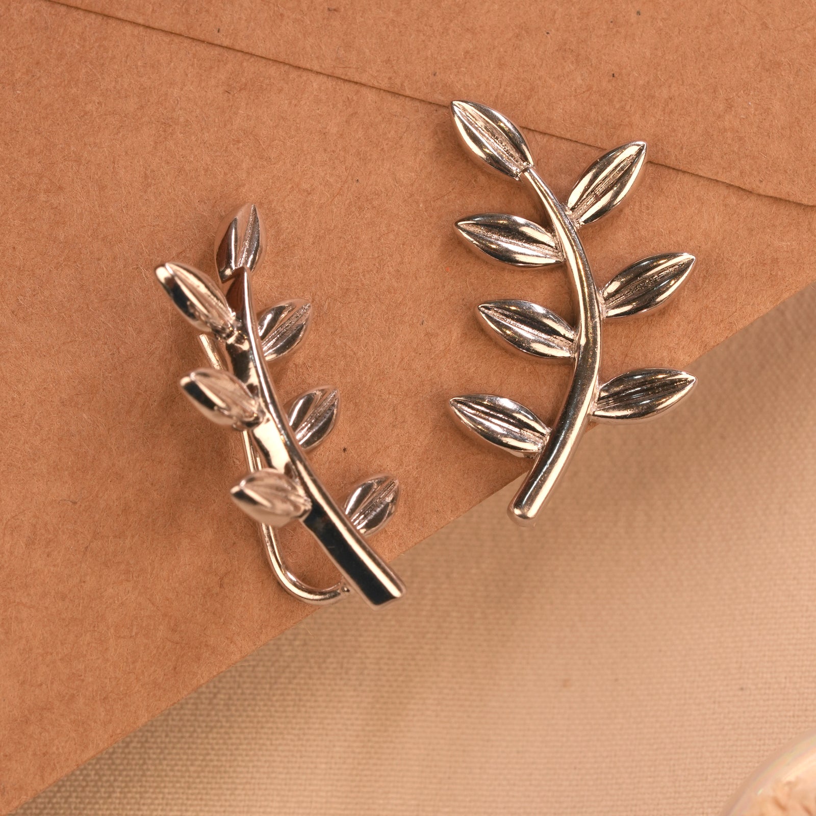Elegant Leaf Silver Vine Ear Stud