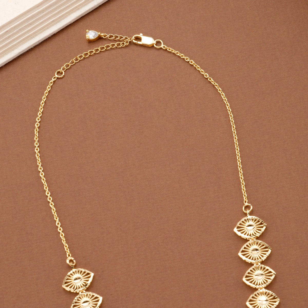 Elegant Leafy Pattern Casting Golden Necklace Set