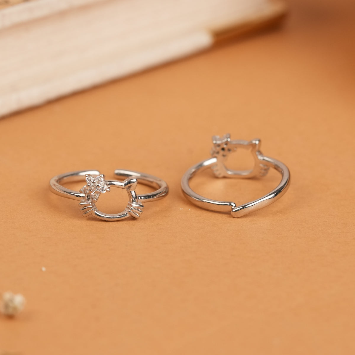 Tiny Kitty Stone Silver Toe Ring