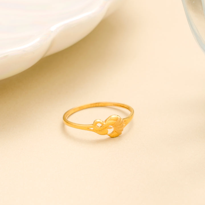 Stylish Modern Gold Ring
