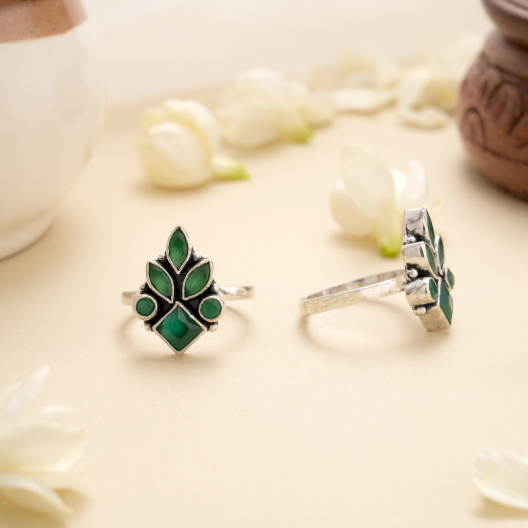 Emerald Leaf Crown Silver Toe Ring