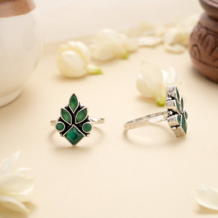 Emerald Leaf Crown Silver Toe Ring