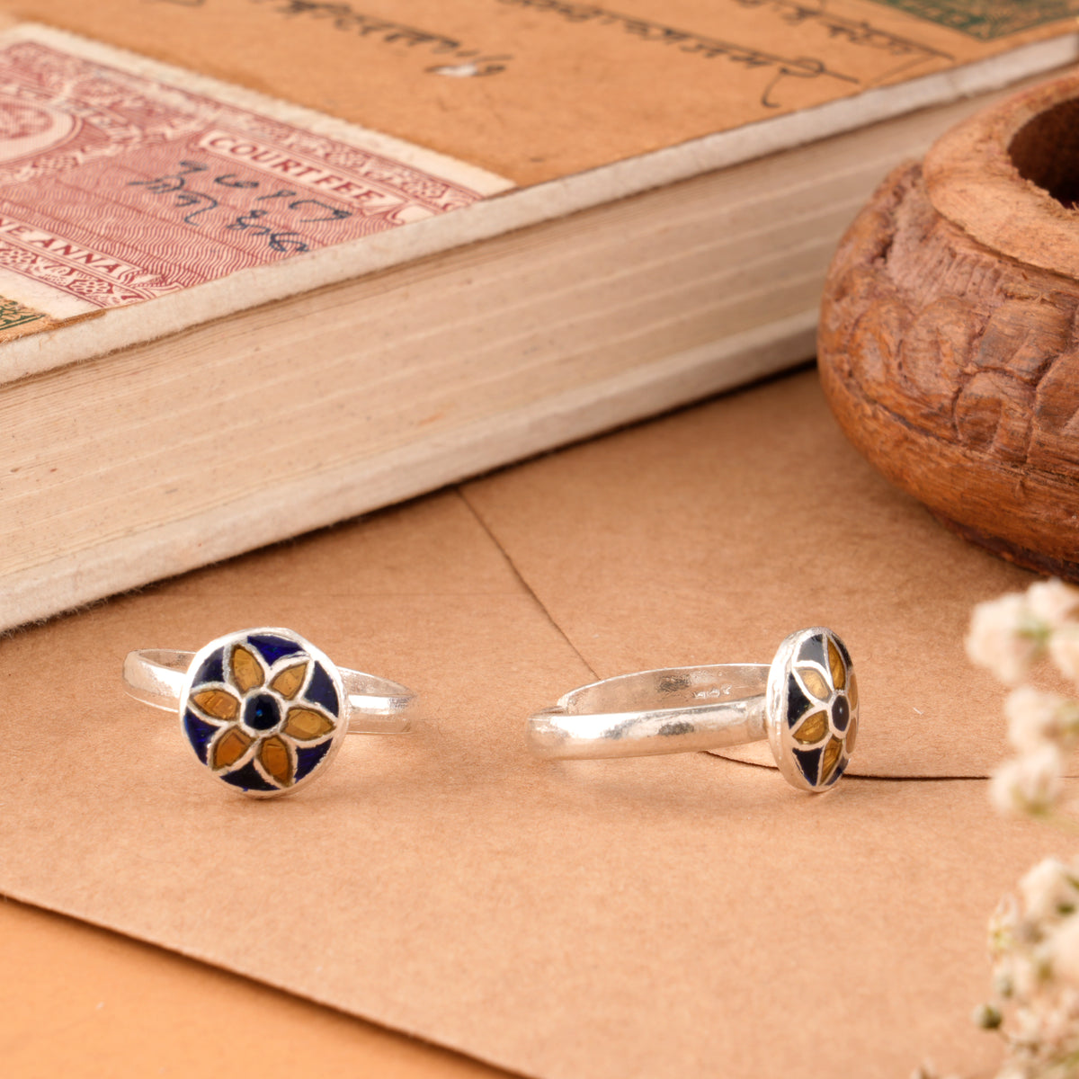 Flower Design Enamel Silver Toe Ring
