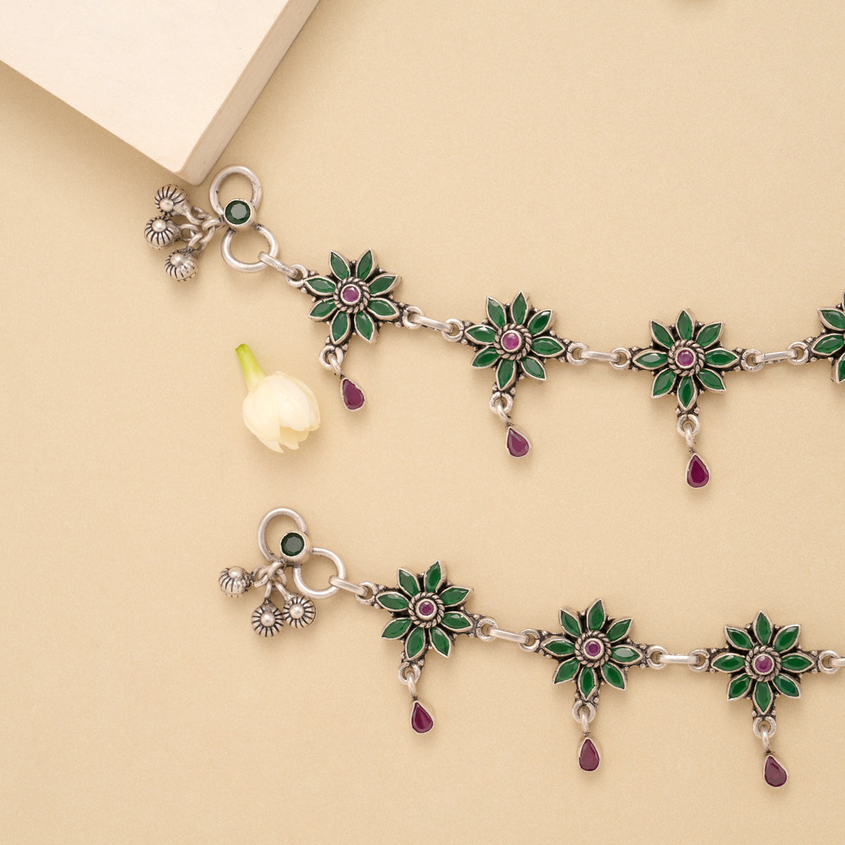 Antique Floral Emerald Stone Silver Anklet