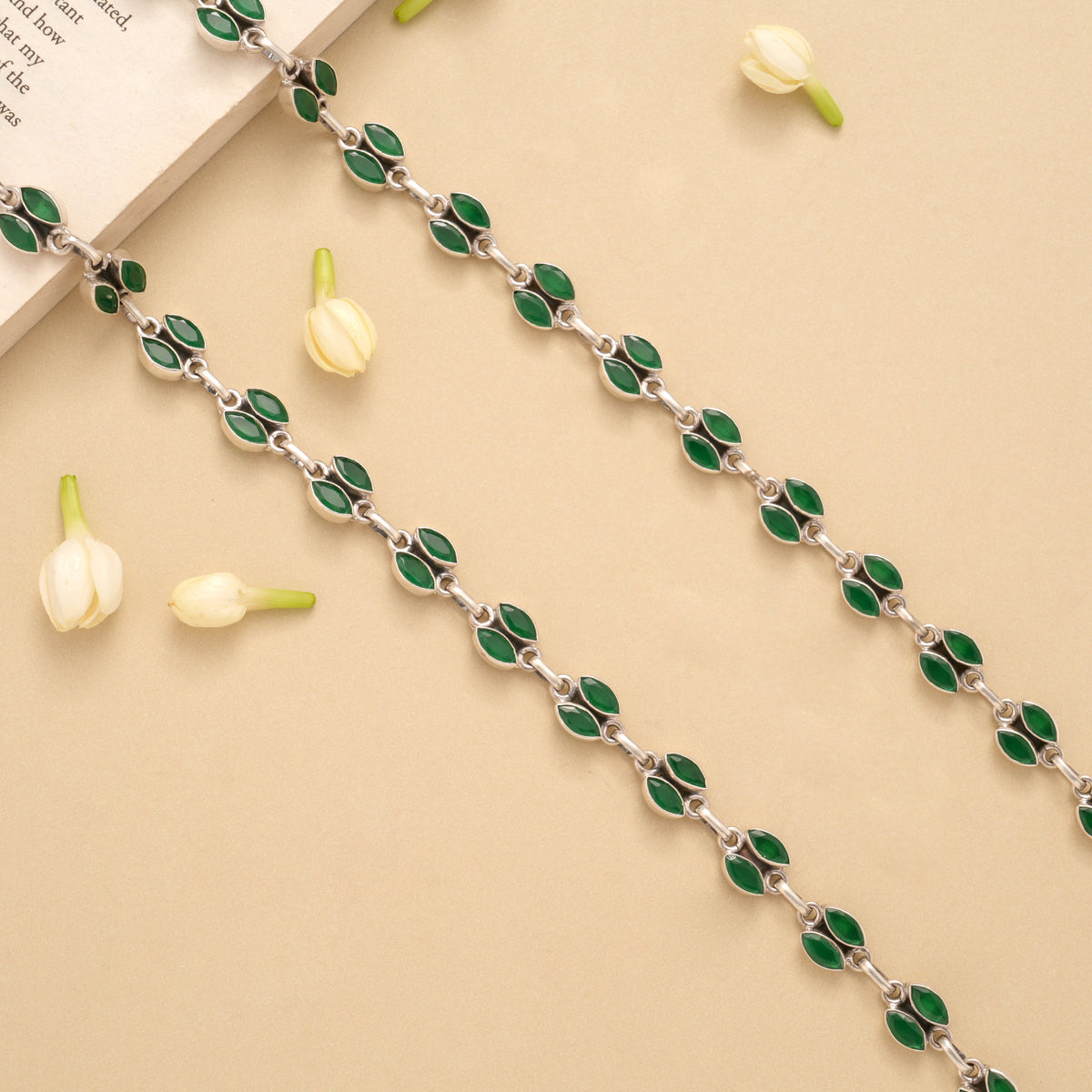 Elegant Emerald Stone Silver Anklet