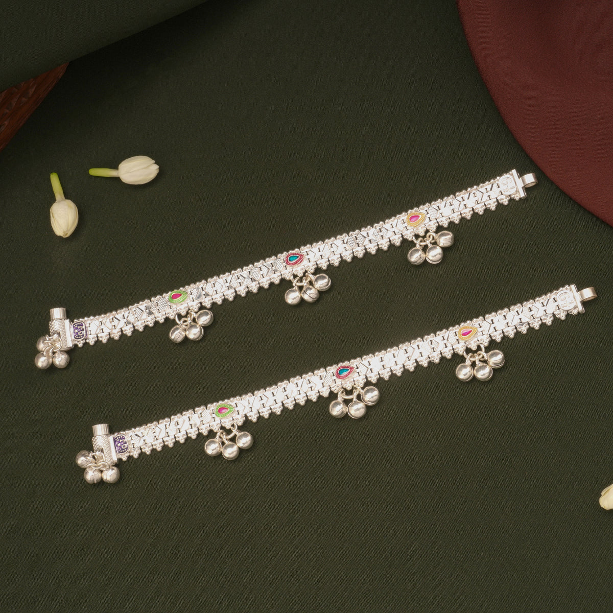 Trendy Triple Leaf Design Enamel Silver Anklets
