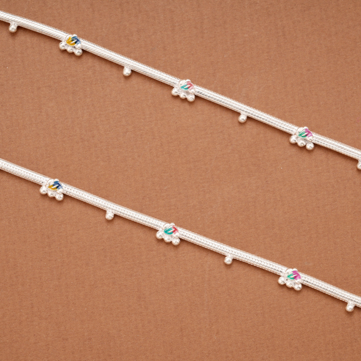 Classic Leafy Enamel Design Silver Anklets