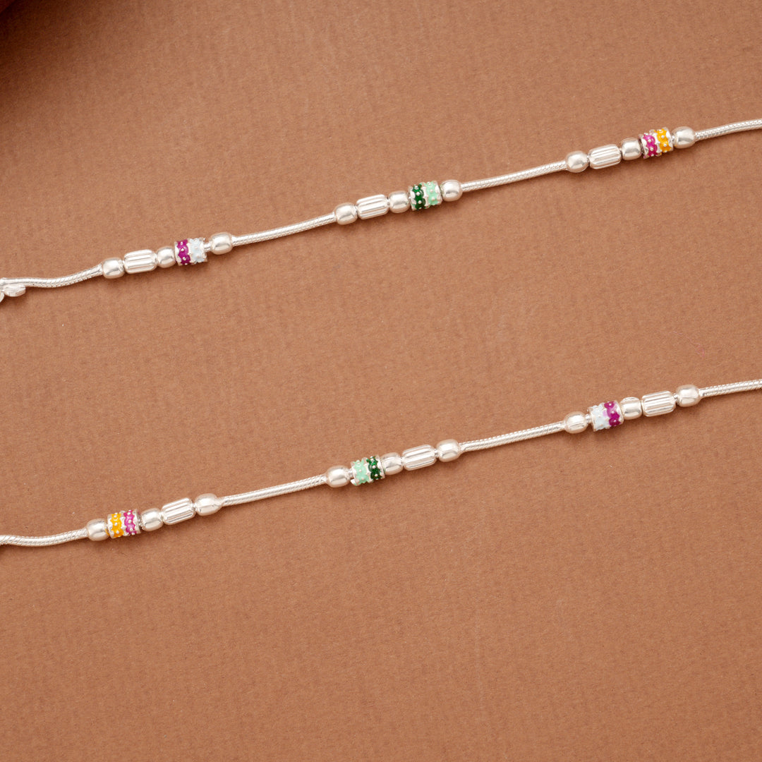 Trendy Twisted Sleek Design Silver Anklets