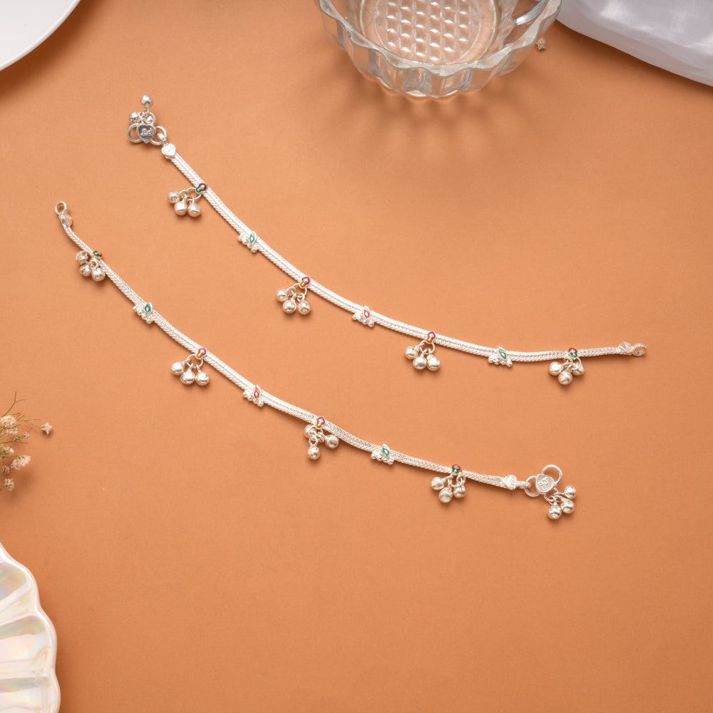 Tiny Leaf Pattern Silver Anklet