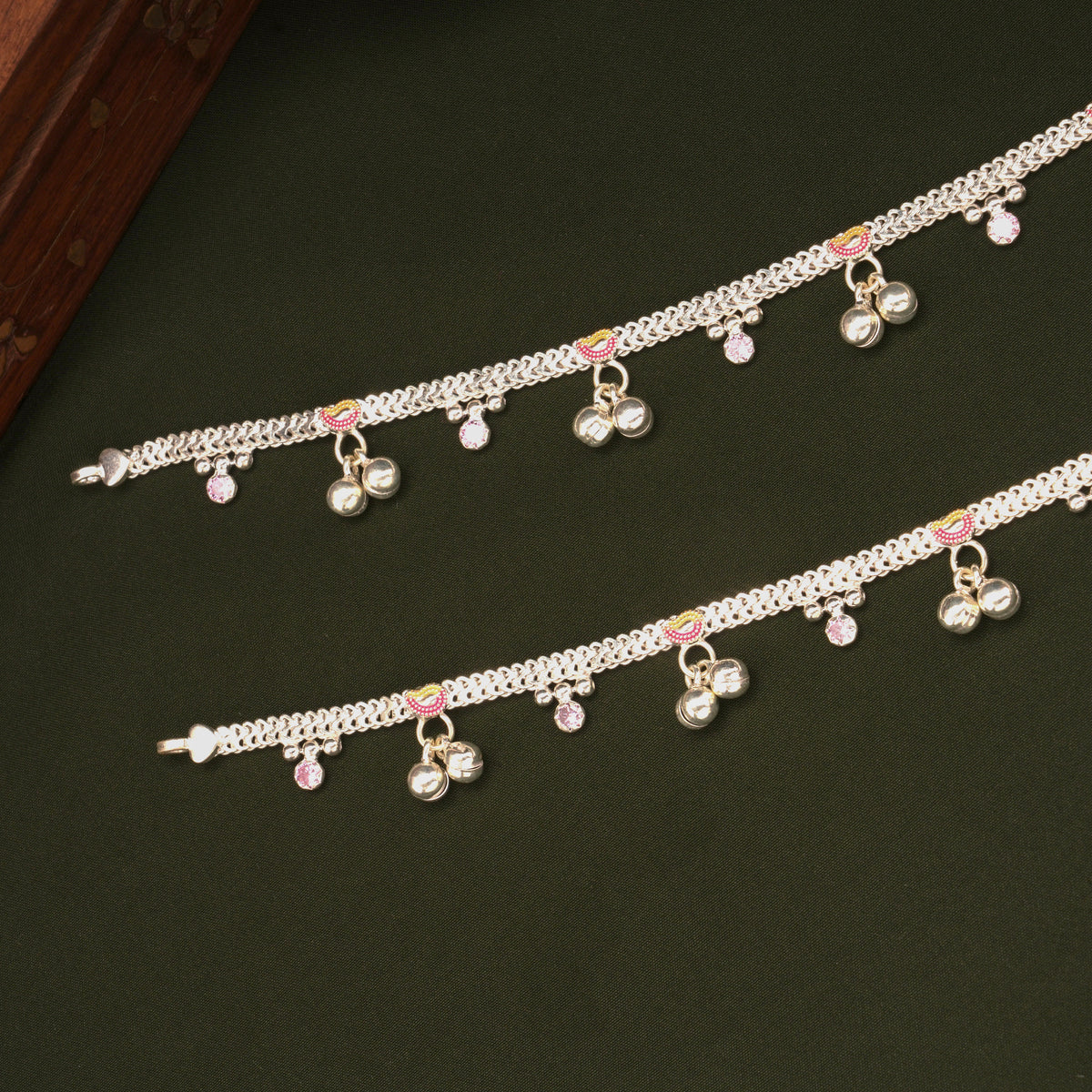 Braided Leaf Design Enamel Silver Anklets