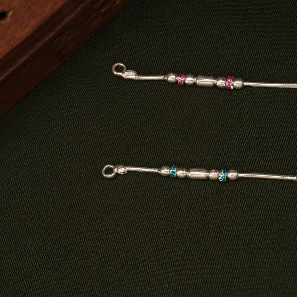 Sleek Pattern Enamel Beaded Design Silver Anklets