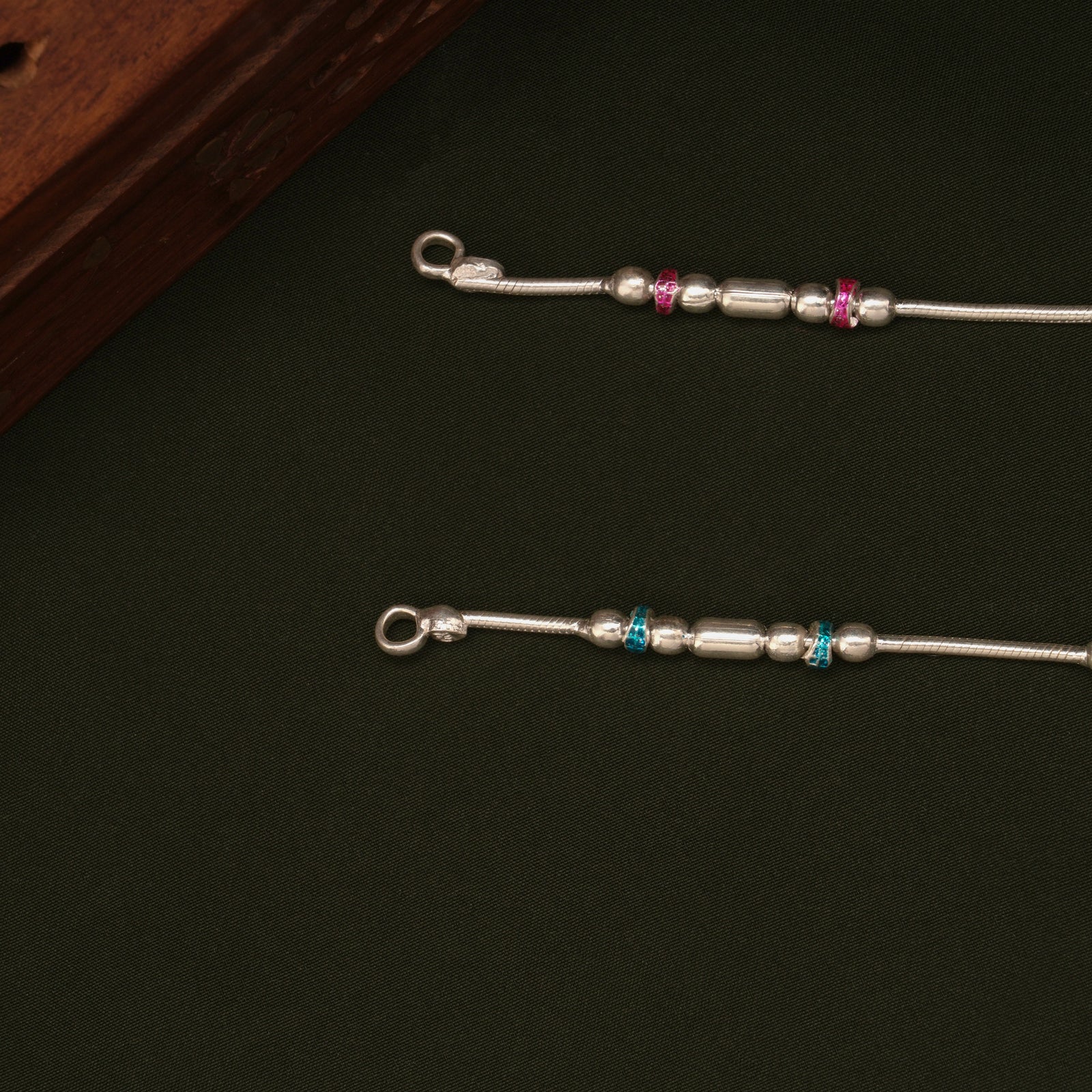 Sleek Pattern Enamel Beaded Design Silver Anklets