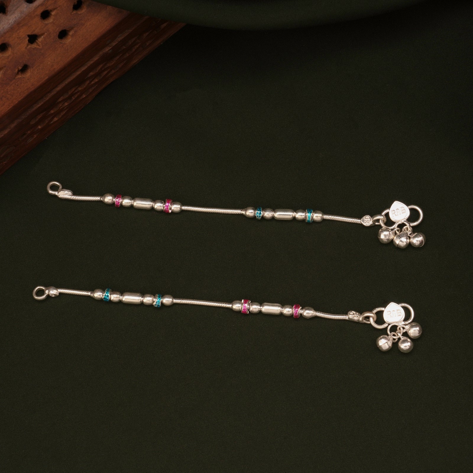 Sleek Pattern Enamel Beaded Design Silver Anklets