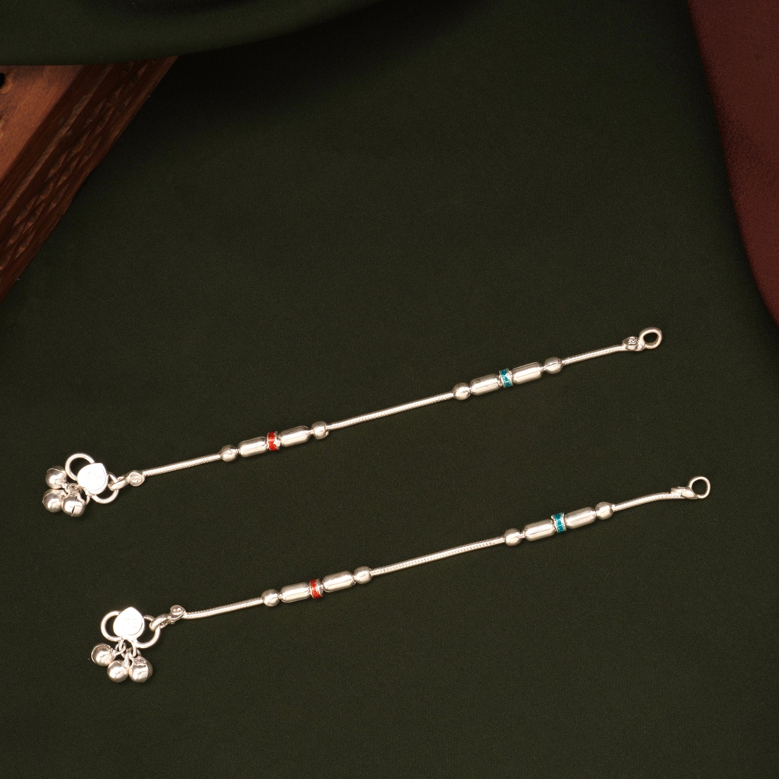 Classic Barrel Shaped Enamel Design Silver Anklets
